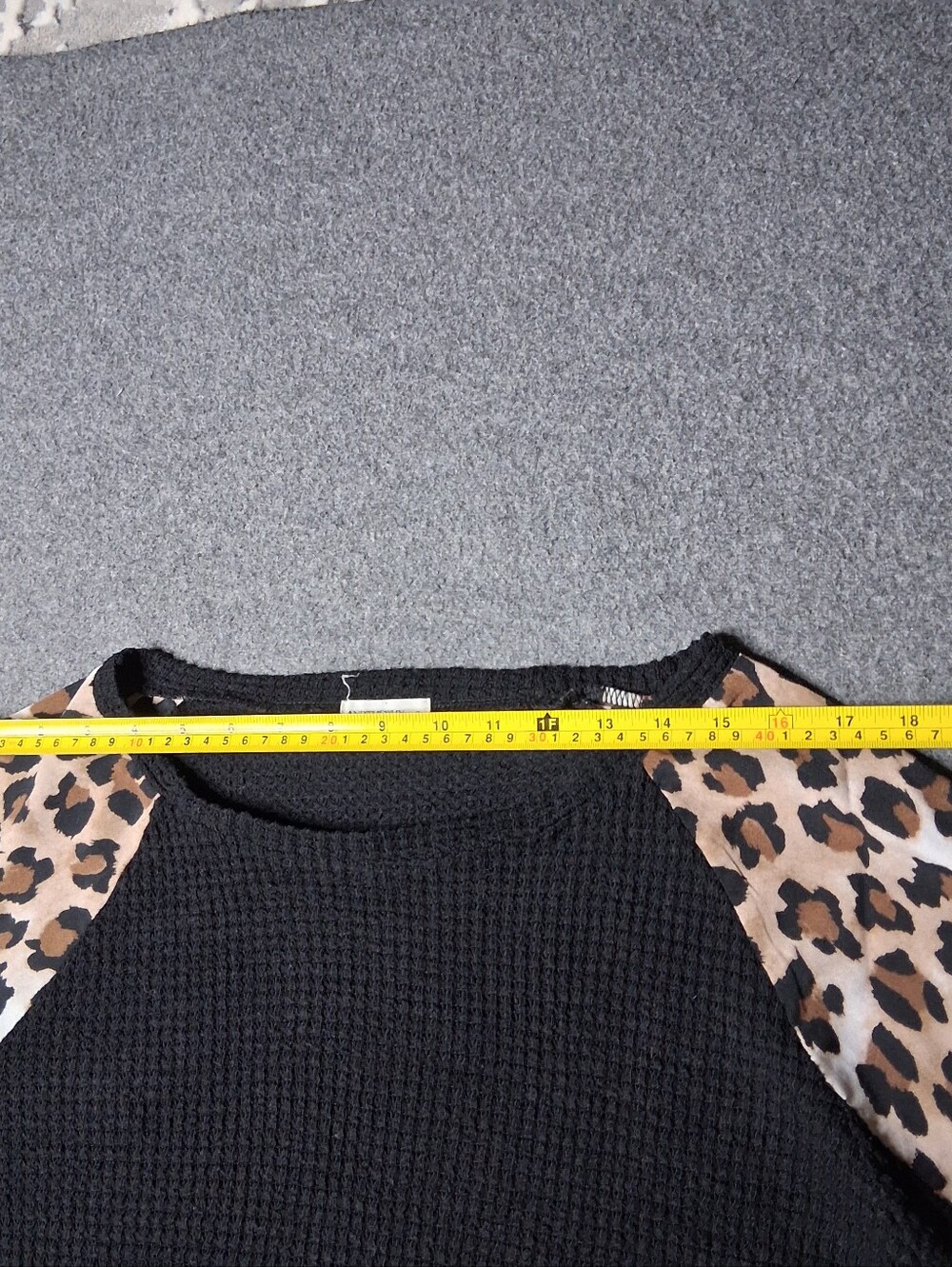 ANDTHEWHY Women's Black Leopard Waffle Knit Colorblock Long Sleeve Top M - Picture 7 of 11